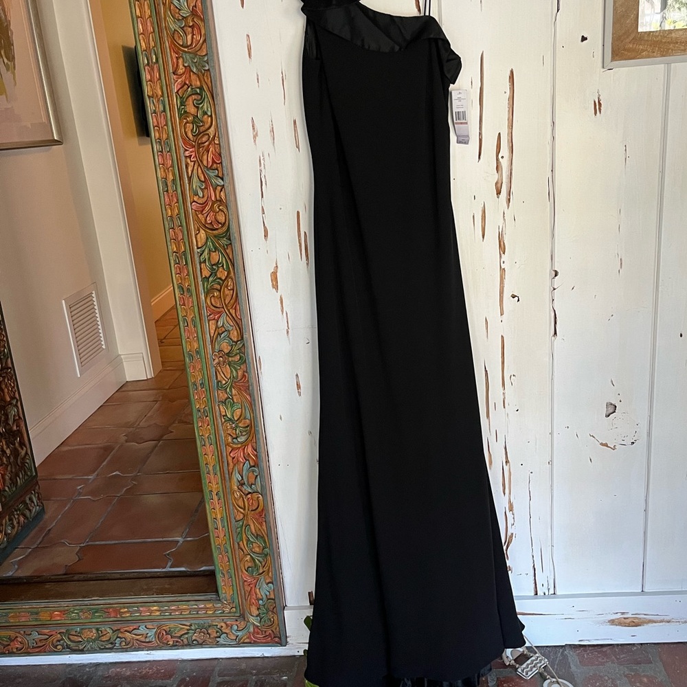 Carmen Marc Valvo Infusion Women's One Shoulder Crepe Gown in black